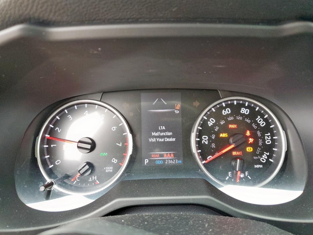 2T3W1RFV4MW110985 2021 Toyota Rav4 Xle