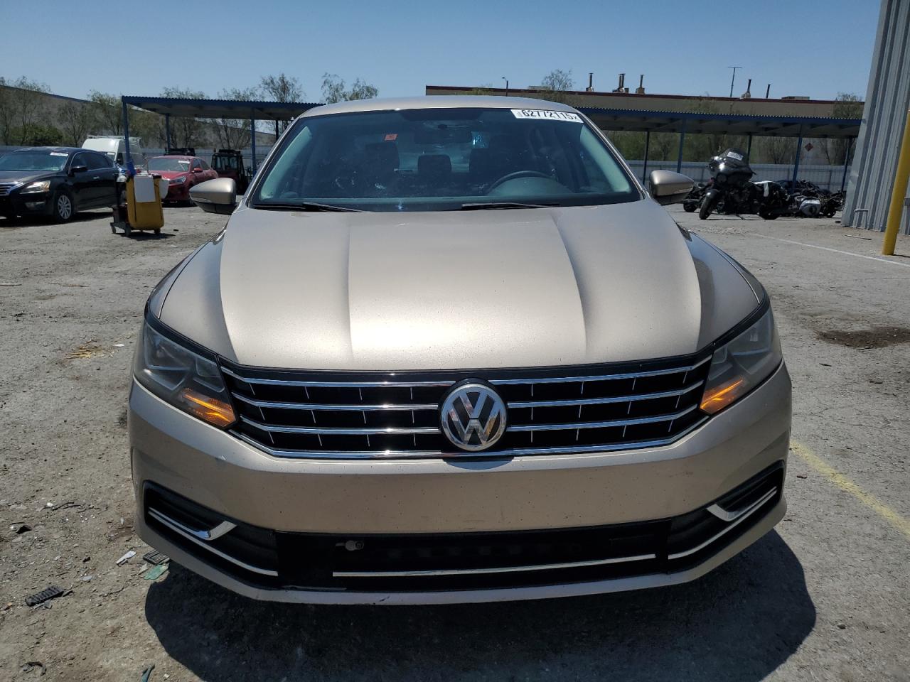 VOLKSWAGEN PASSAT 2017 VIN 1VWAT7A34HC057550 фото 5