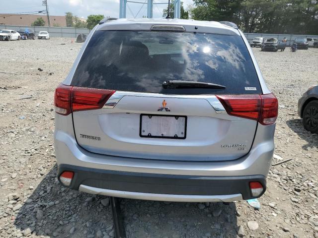  MITSUBISHI OUTLANDER 2016 Серебристый