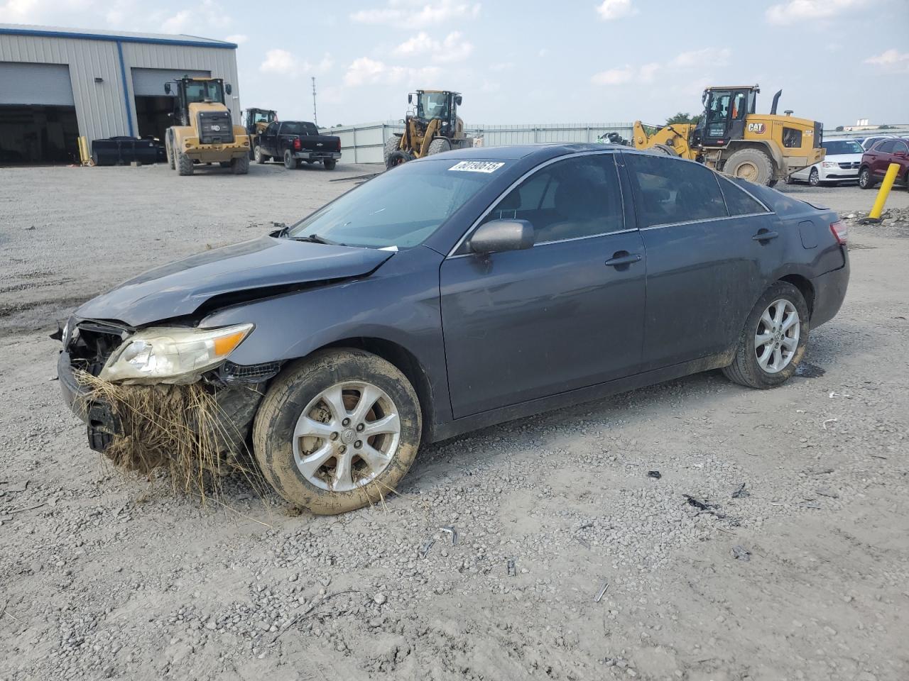 2011 Toyota Camry Base продається в Earlington, KY - All Over