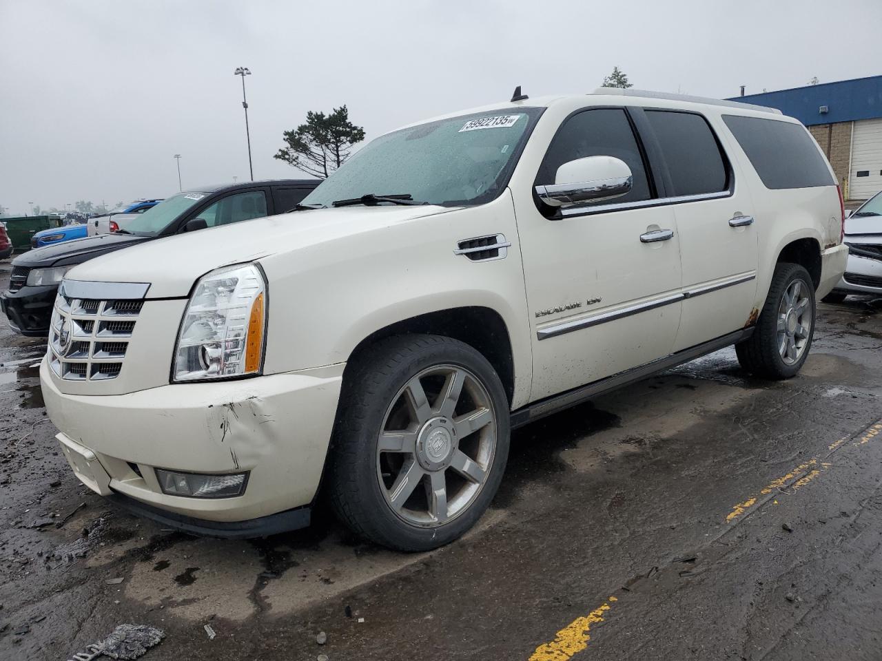 2011 Cadillac Escalade Esv Premium за продажба в Woodhaven, MI - Front End