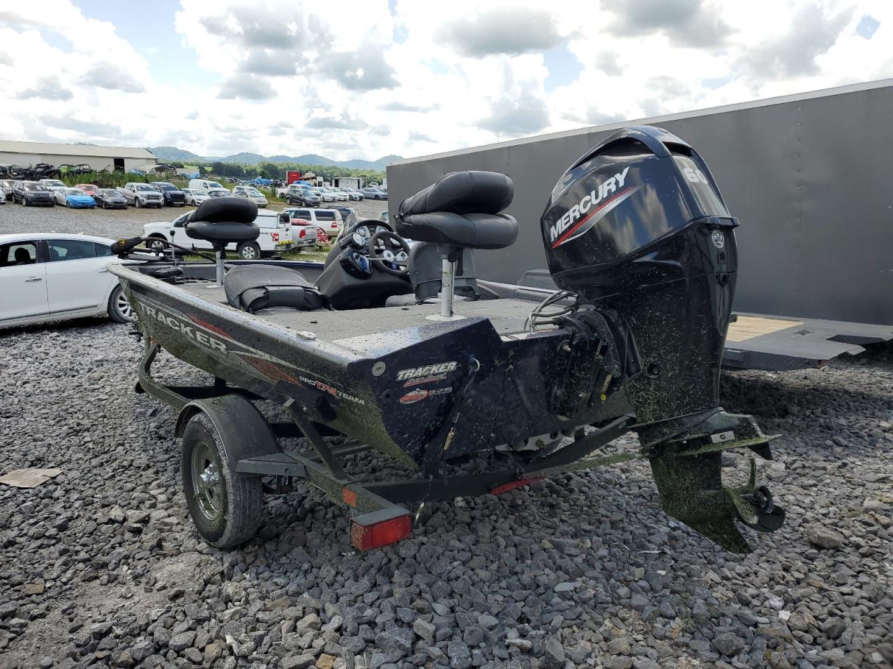 TRACKER PT 175 TF 2021 VIN BUJ33622G021 zdjęcie 3