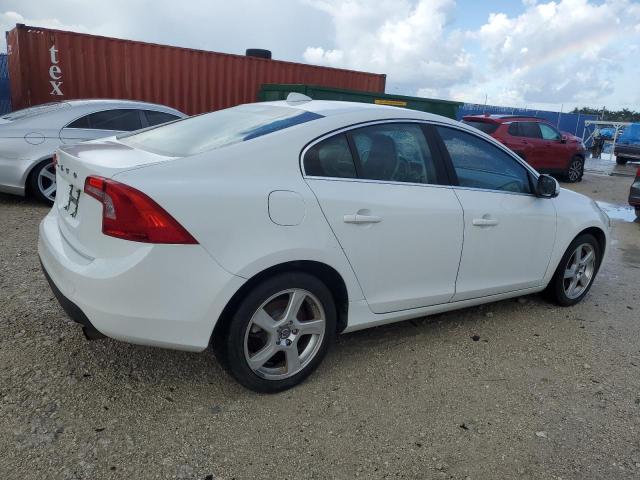 Sedans VOLVO S60 2012 Biały