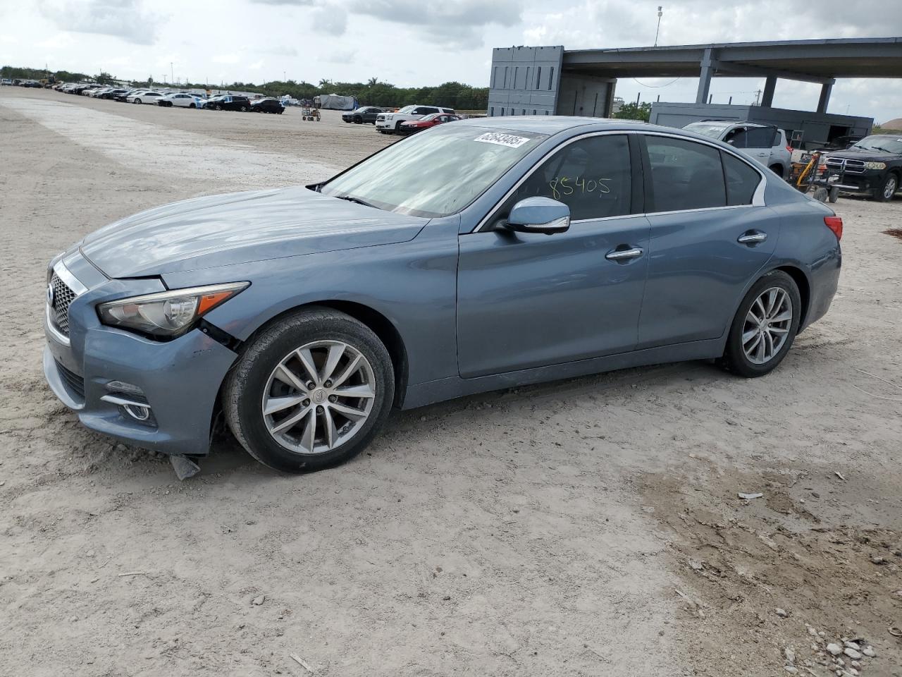 2016 Infiniti Q50 Premium