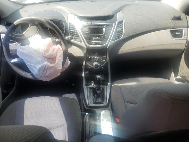 Sedans HYUNDAI ELANTRA 2016 Srebrny