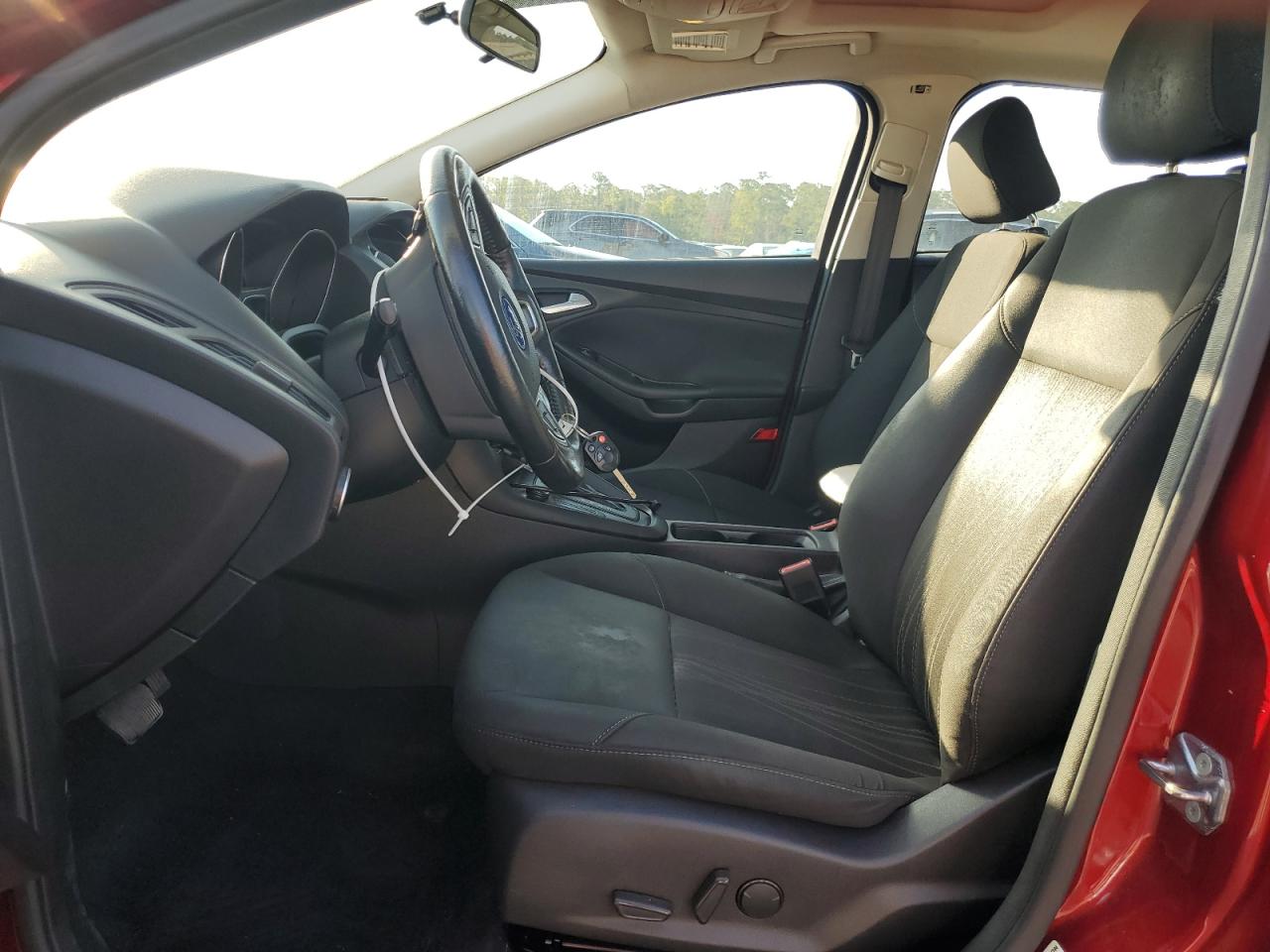 2016 Ford Focus Se VIN: 1FADP3F29GL241285 Lot: 63060645