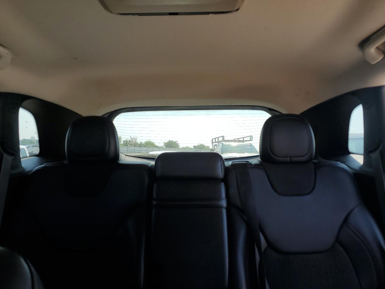 JEEP CHEROKEE 2017 VIN 1C4PJMBB6HW528524 photo 10