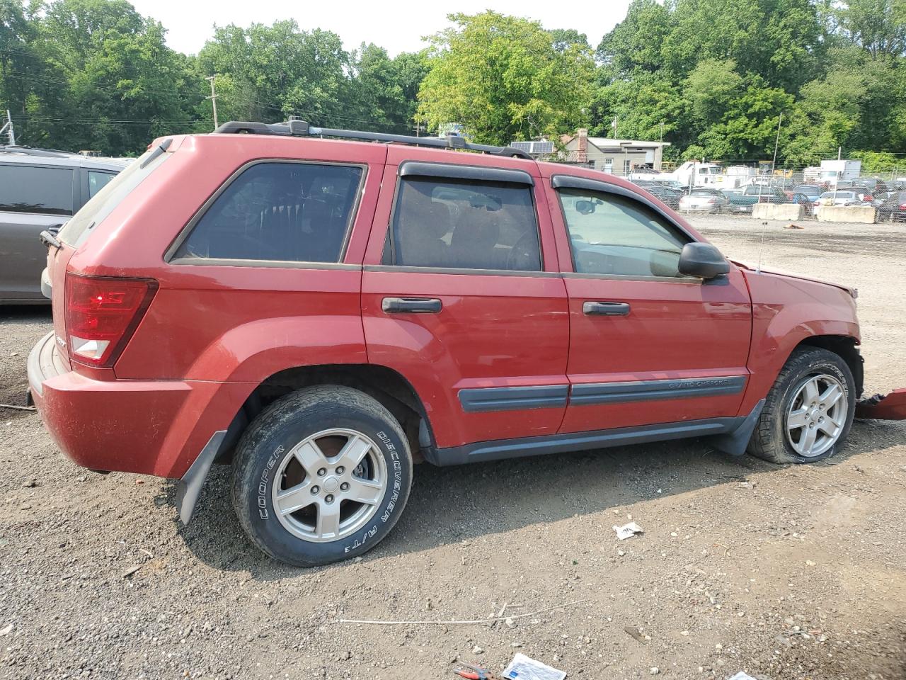2005 Jeep Grand Cherokee Laredo red null gas 1J4HR48N95C610401 photo #4