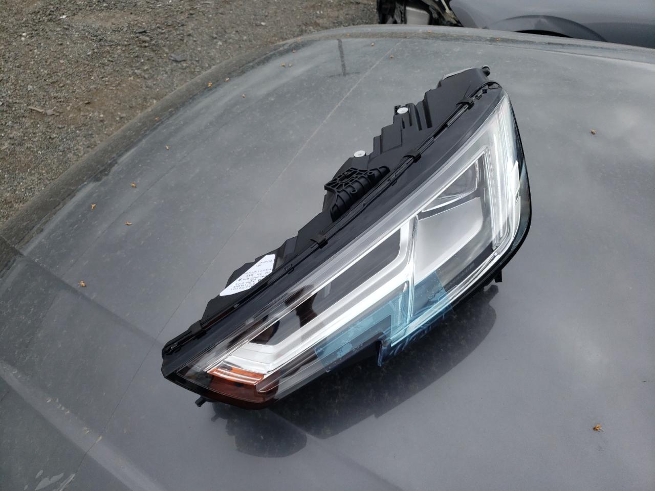 2017 Audi A4 Premium Plus VIN: WAUENAF44HN036048 Lot: 62932425