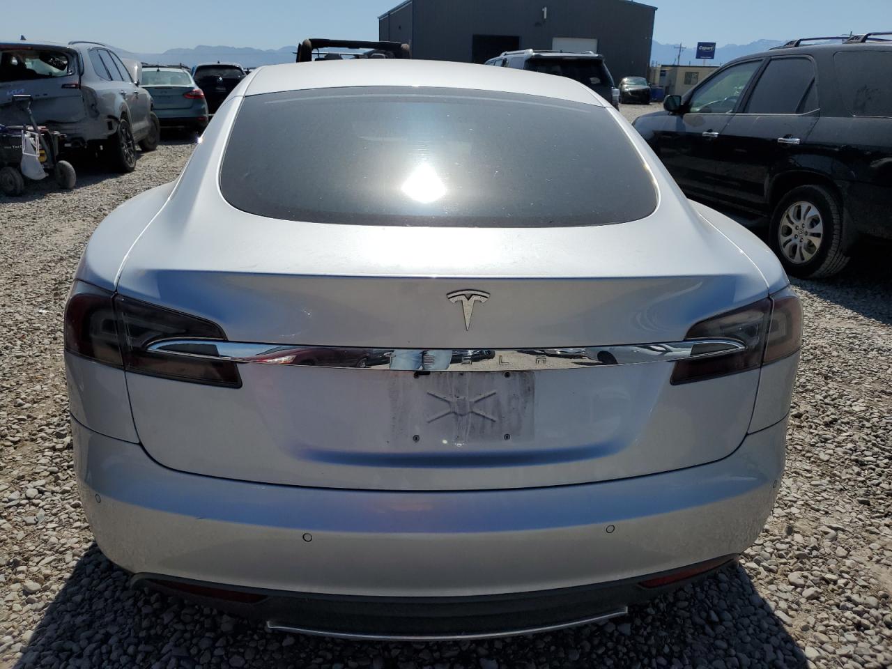 2015 Tesla Model S 60 VIN: 5YJSA1S16FFP77018 Lot: 62853645