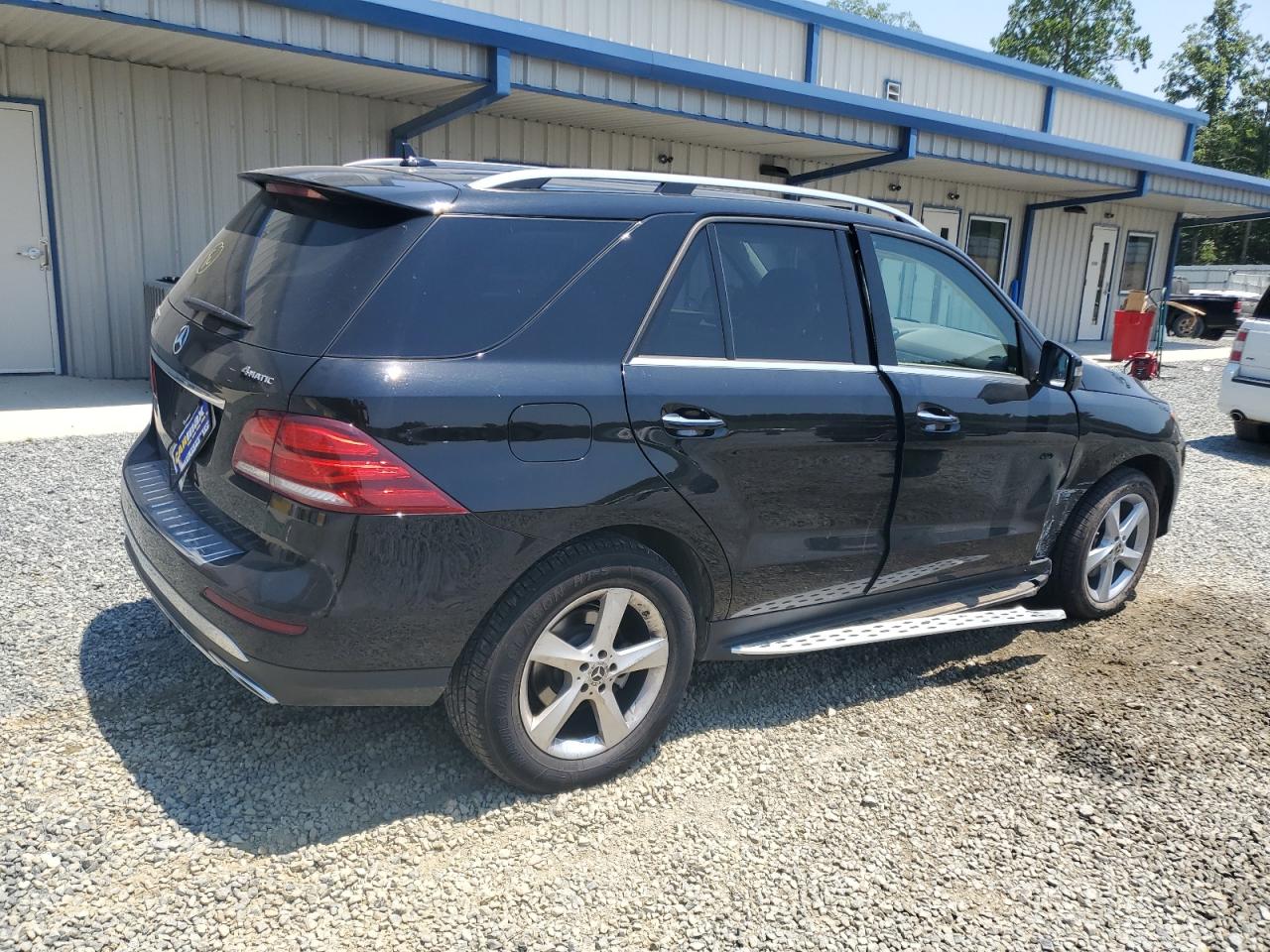 MERCEDES-BENZ GLE-CLASS 2017 VIN 4JGDA5HB9HA909860 photo 3