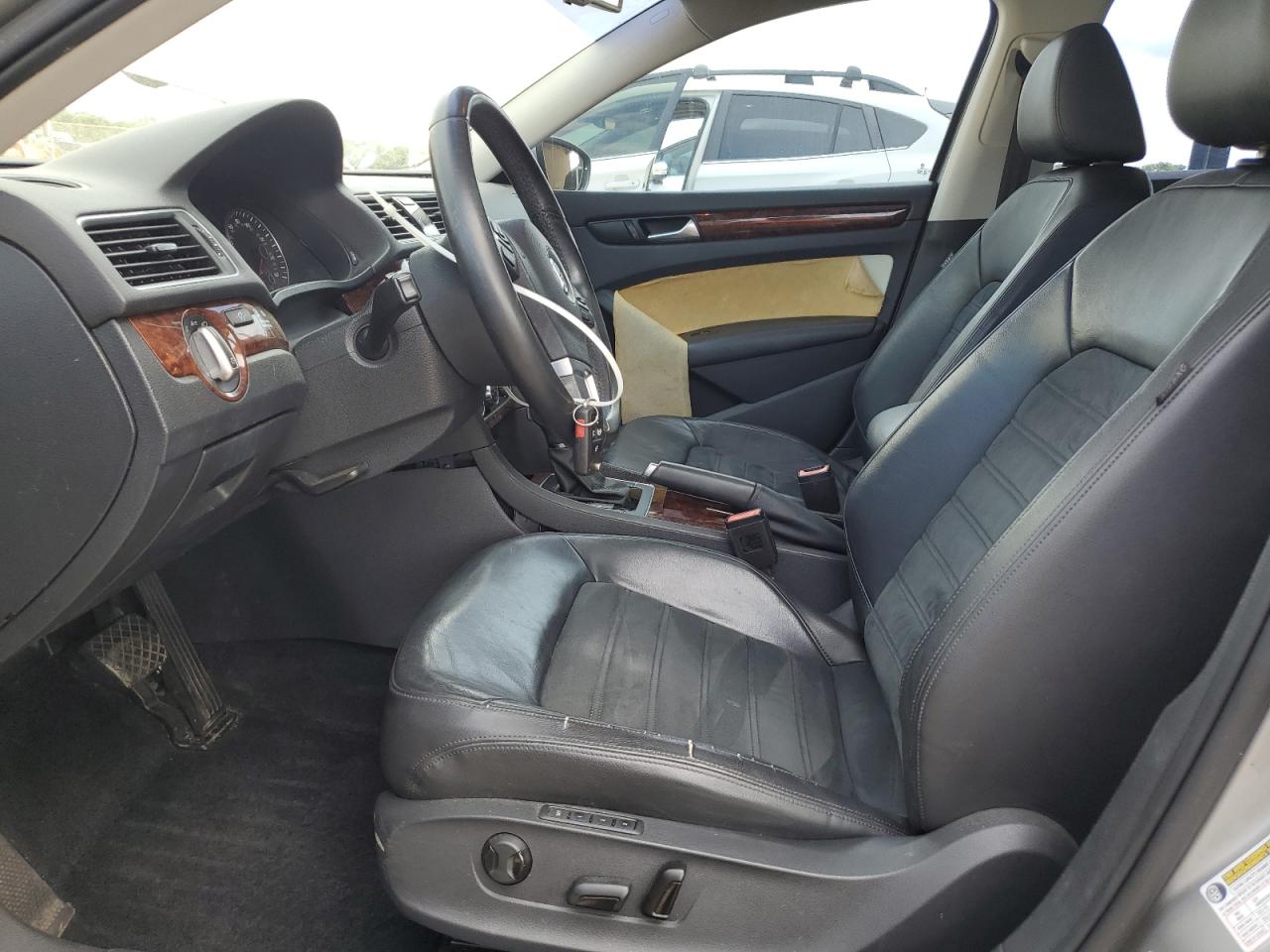 2012 Volkswagen Passat Sel VIN: 1VWCN7A37CC045324 Lot: 62823805