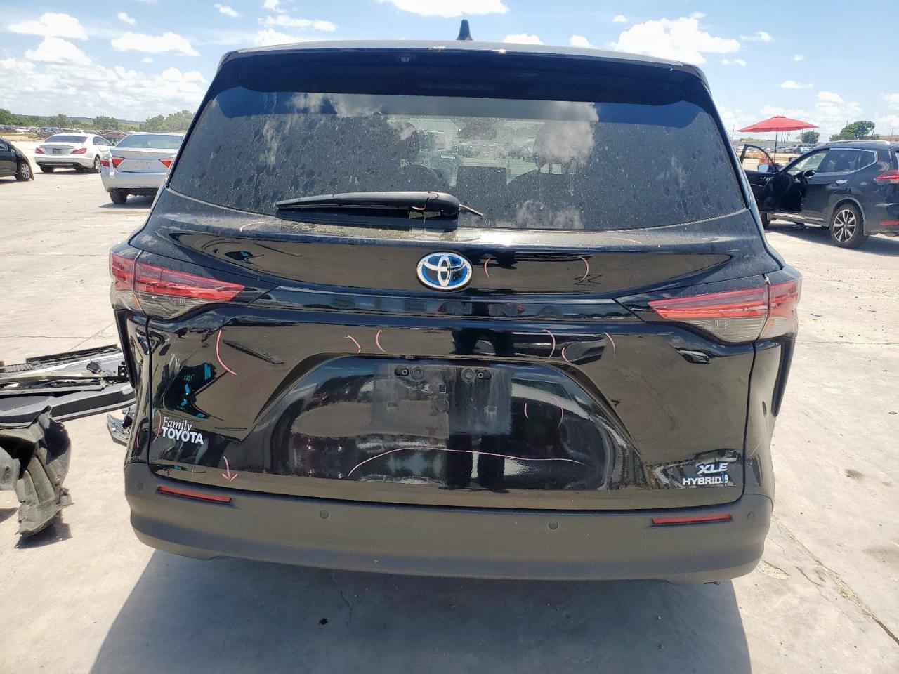 2021 Toyota Sienna Xle VIN: 5TDYRKEC7MS011118 Lot: 62572365