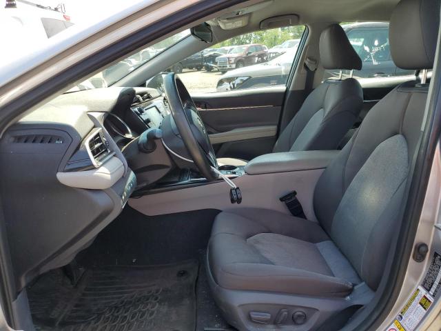  TOYOTA CAMRY 2018 Srebrny
