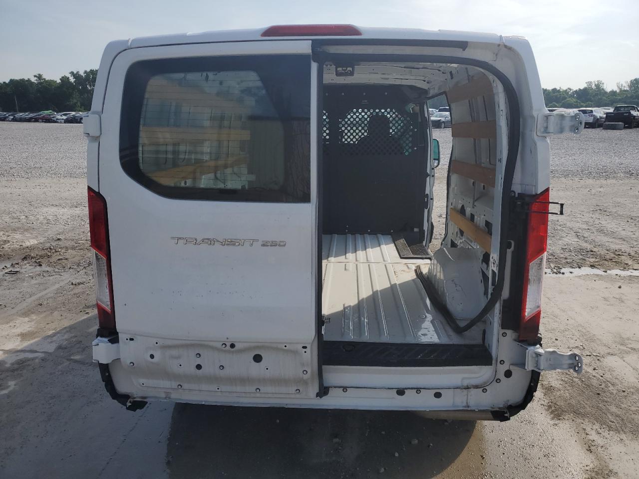 FORD TRANSIT 2023 VIN 1FTBR1Y86PKB57058 фото 6