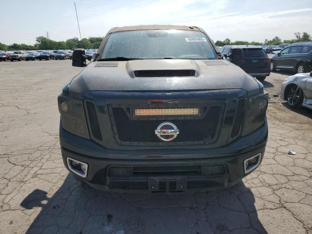 Pickups NISSAN TITAN 2016 Czarny