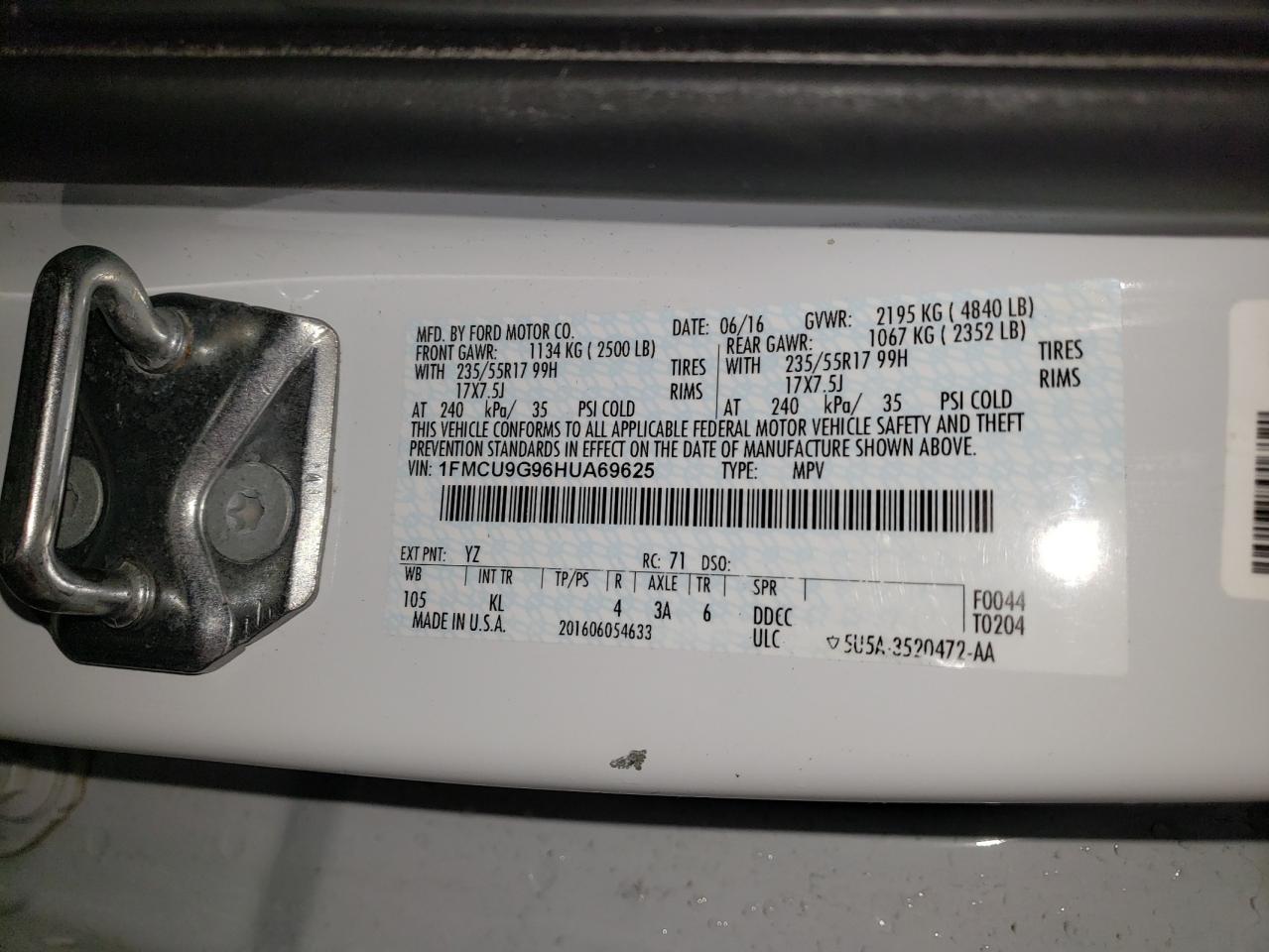1FMCU9G96HUA69625 FORD ESCAPE 2017
