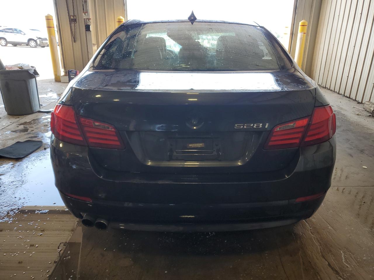 2012 BMW 528 Xi VIN: WBAXH5C57CDW05235 Lot: 71668725