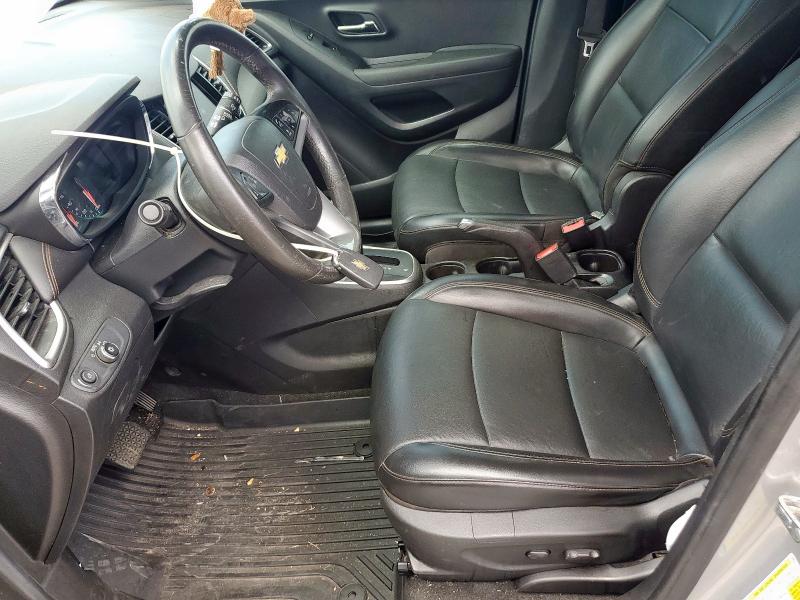  CHEVROLET TRAX 2021 Srebrny