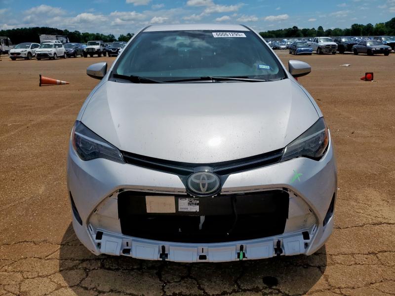  TOYOTA COROLLA 2017 Srebrny