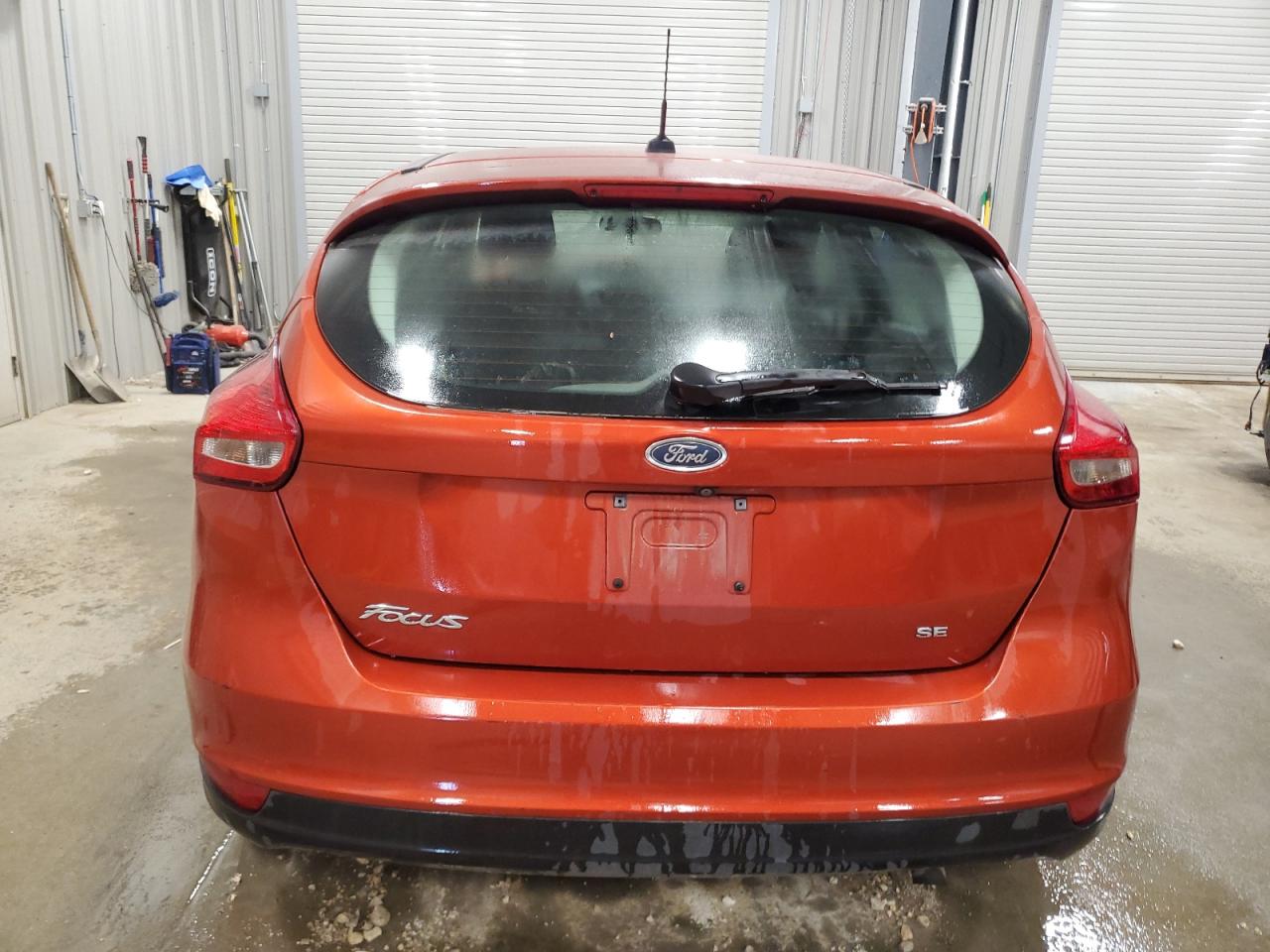 2018 Ford Focus Se VIN: 1FADP3K2XJL303564 Lot: 61828625
