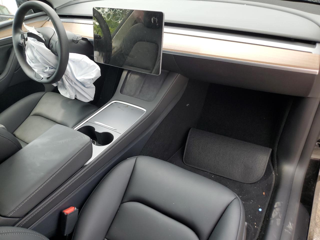 2025 Tesla Model Y VIN: 7SAYGDEE7SF288472 Lot: 61363815