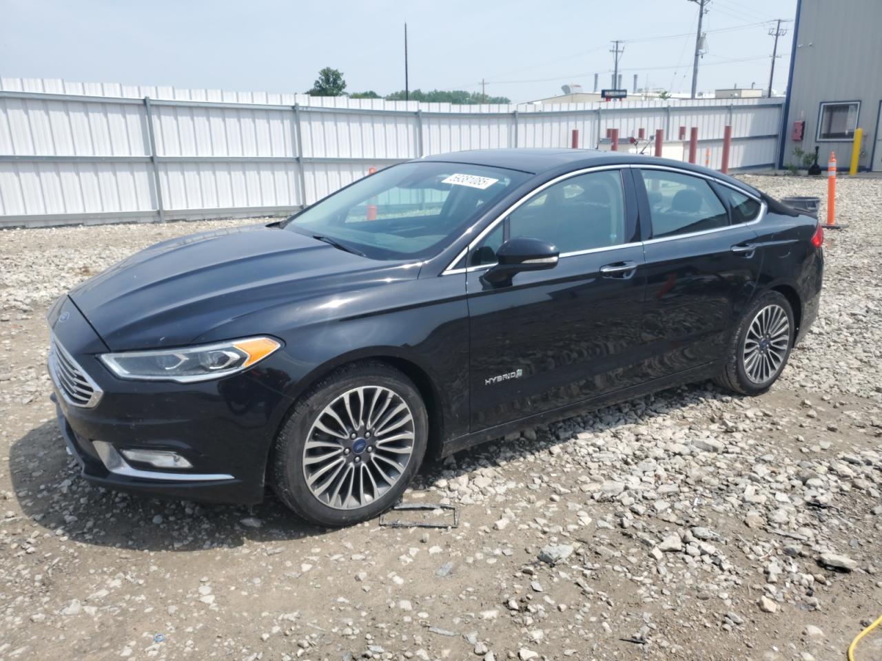 2017 Ford Fusion Titanium Hev за продажба в Appleton, WI - Front End