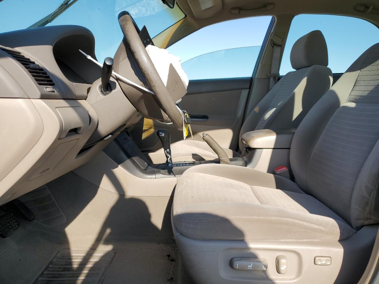 2005 Toyota Camry Le VIN: 4T1BE30K15U982436 Lot: 62937925