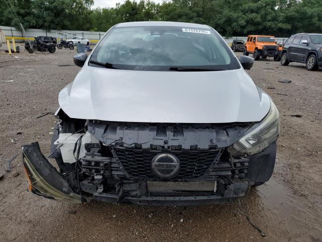  NISSAN VERSA 2020 Серебристый
