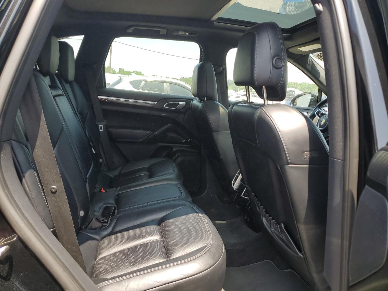 2016 Porsche Cayenne VIN: WP1AA2A26GKA10672 Lot: 61855655