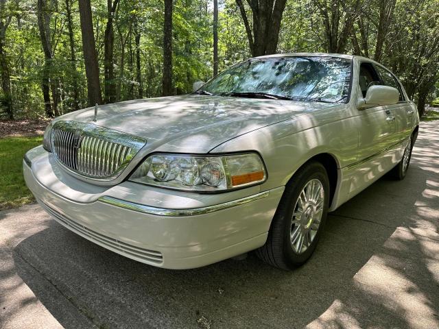 2006 LINCOLN TOWN CAR SIGNATURE LIMITED  
