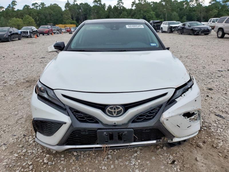  TOYOTA CAMRY 2021 Белы