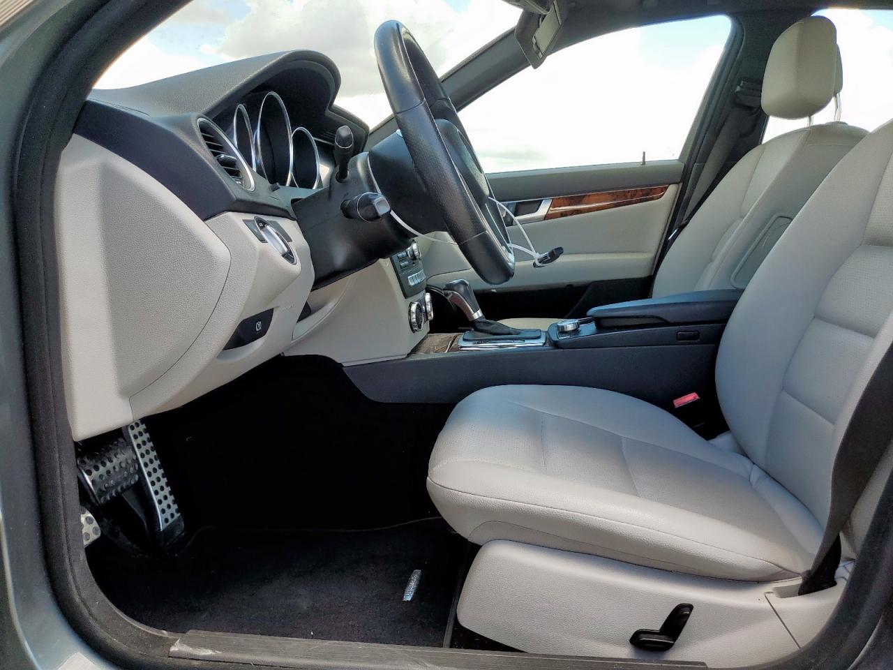 2012 Mercedes-Benz C 250 VIN: WDDGF4HBXCA604105 Lot: 62192295
