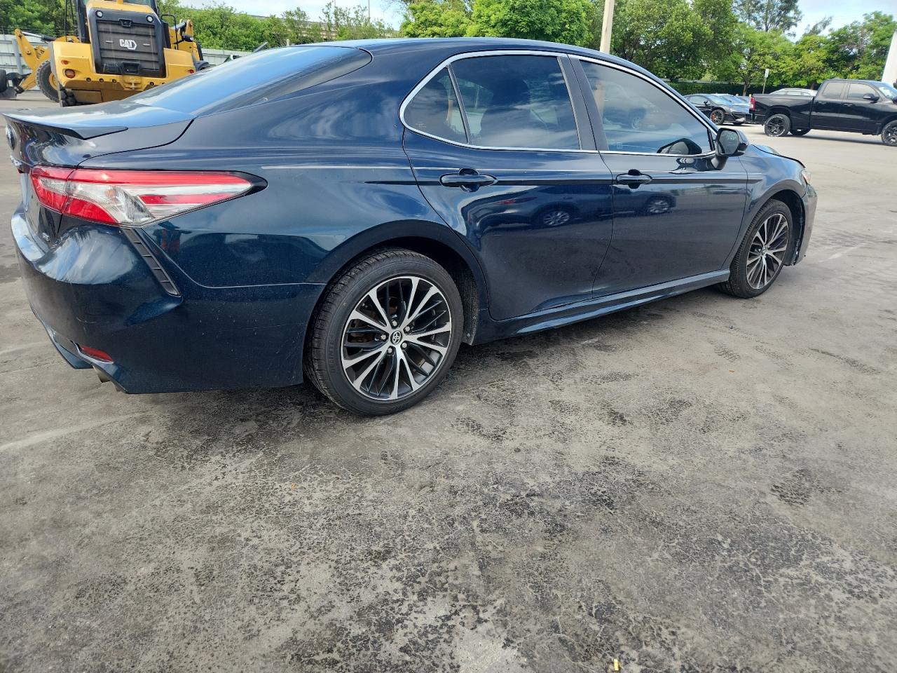 TOYOTA CAMRY 2018 VIN 4T1B11HK9JU666491 zdjęcie 3
