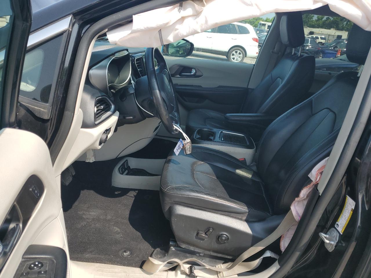 2021 Chrysler Pacifica Touring L VIN: 2C4RC1BG5MR585202 Lot: 60267735