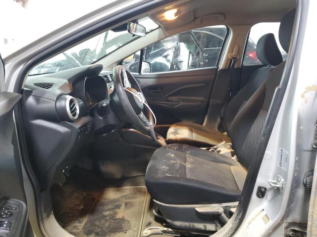  NISSAN VERSA 2021 Srebrny