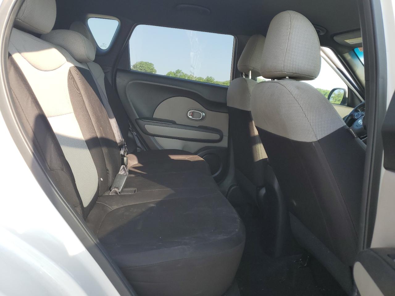 2018 Kia Soul VIN: KNDJN2A23J7546379 Lot: 62989285