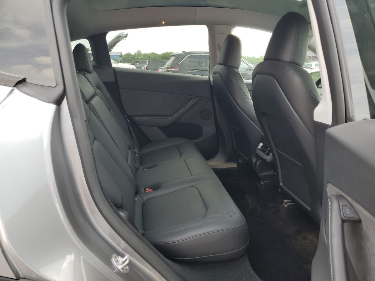 TESLA MODEL Y 2024 VIN 7SAYGDEF0RA293044 фото 11