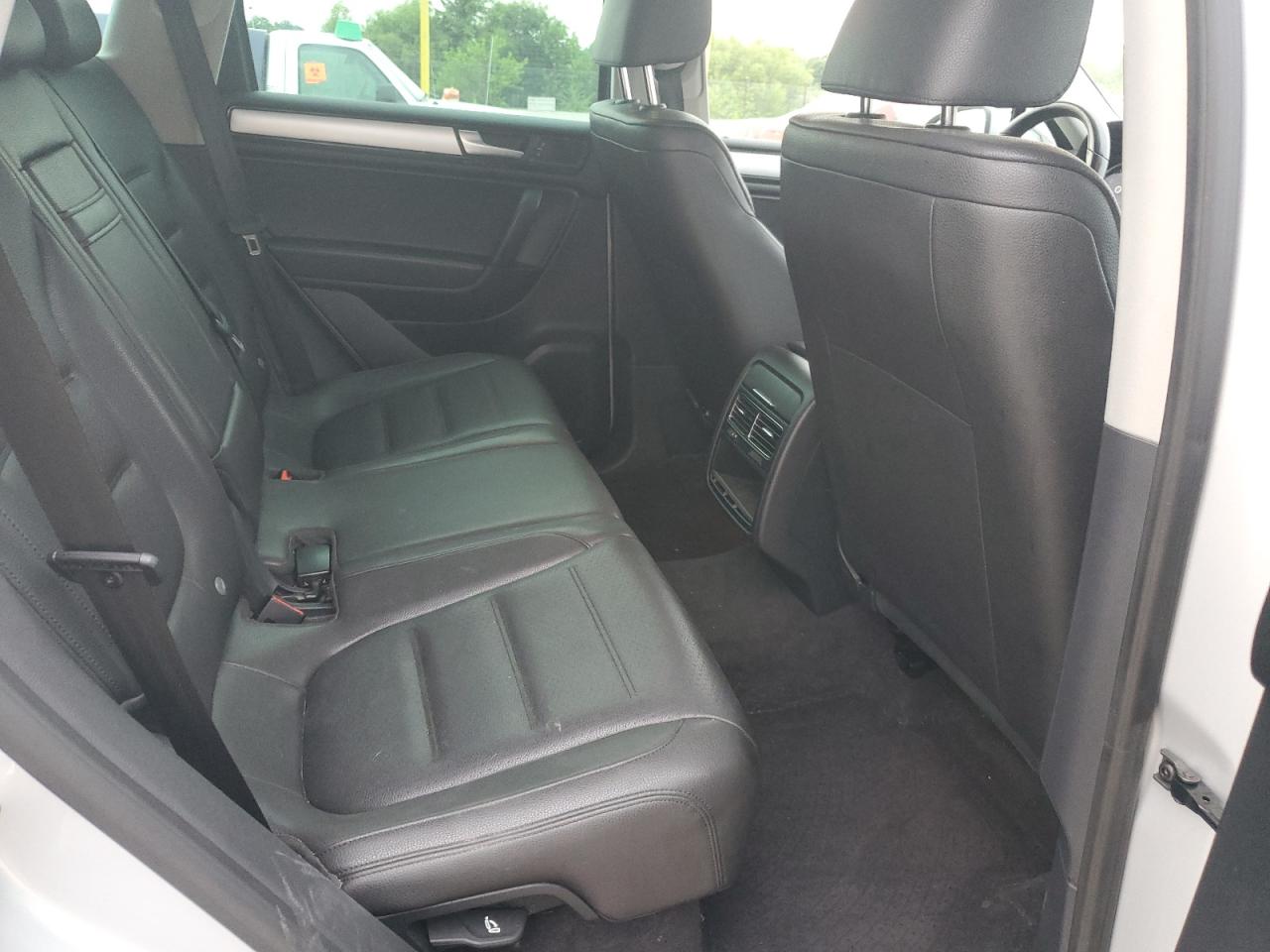 2013 Volkswagen Touareg V6 VIN: WVGEF9BP2DD013569 Lot: 62739725
