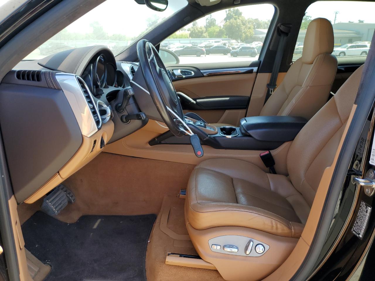 2013 Porsche Cayenne Turbo VIN: WP1AC2A20DLA93158 Lot: 63091305