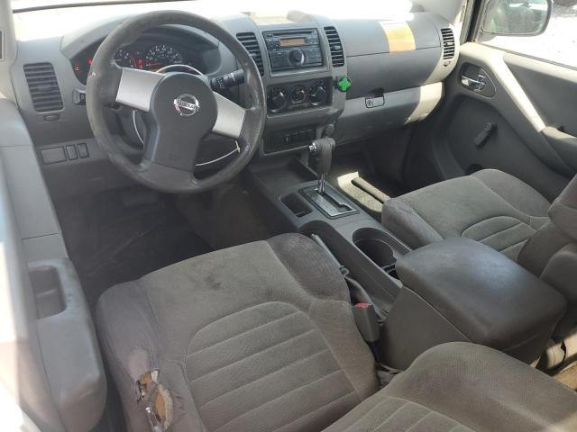 Pickups NISSAN FRONTIER 2013 Biały