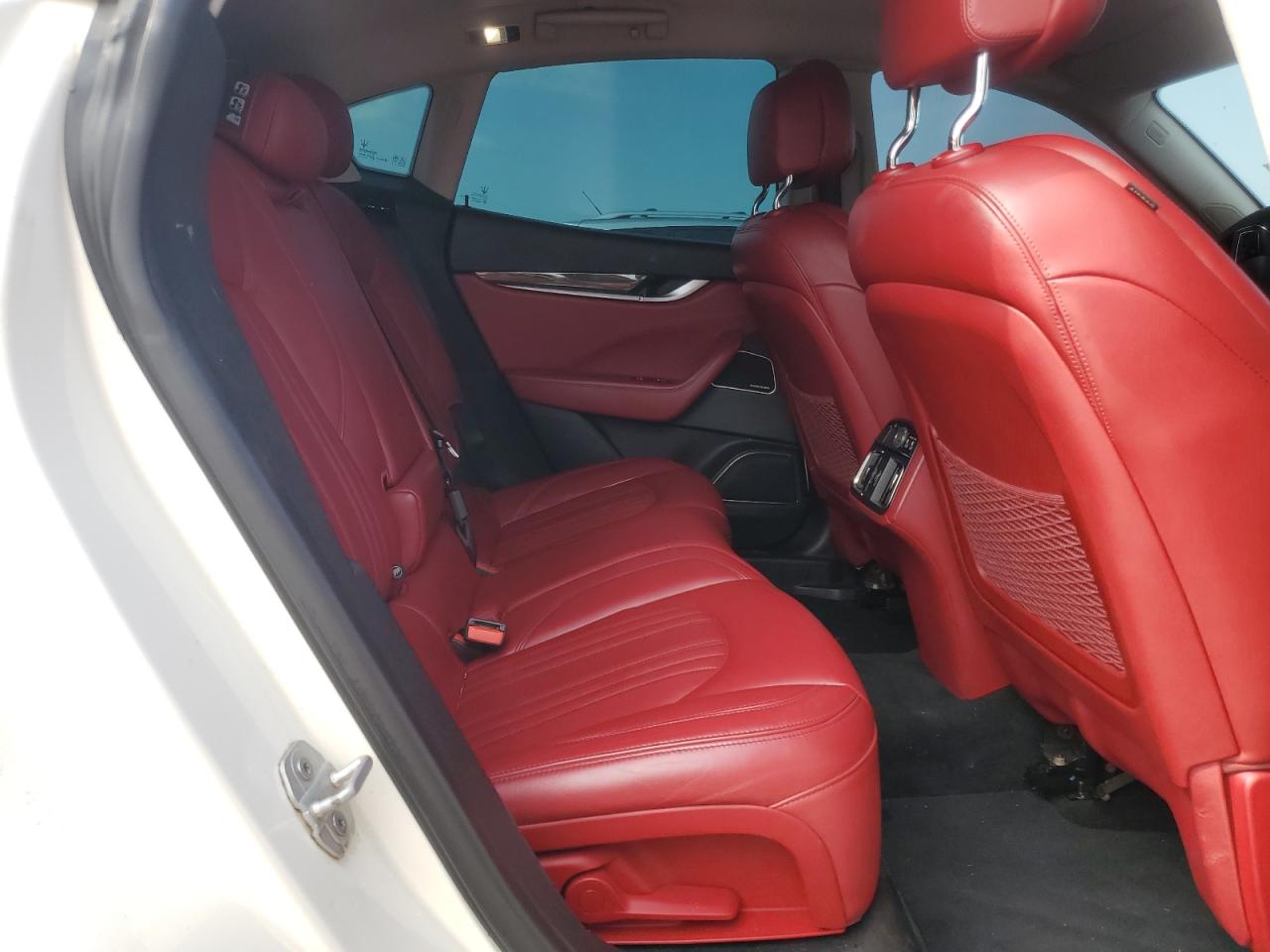 2017 Maserati Levante S Luxury VIN: ZN661YUL0HX233050 Lot: 60605275