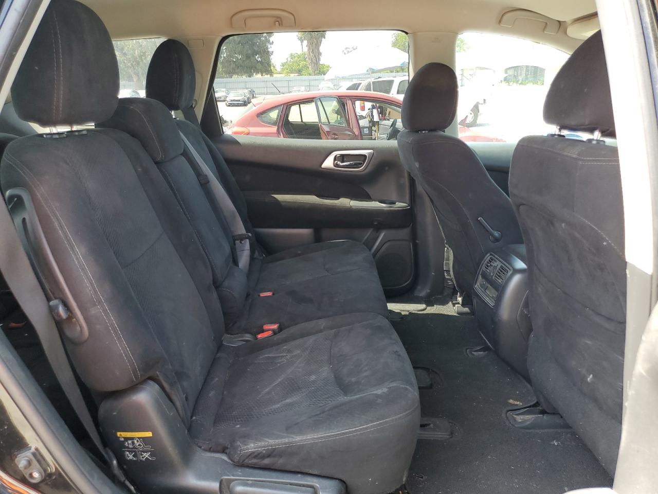 2015 Nissan Pathfinder S VIN: 5N1AR2MN8FC698341 Lot: 62870365