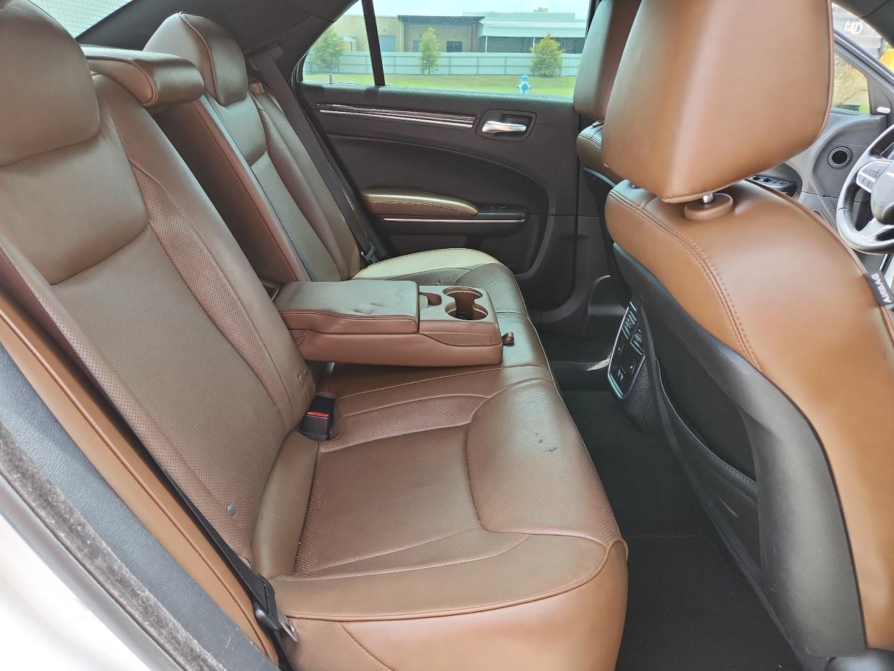 2019 Chrysler 300 Limited VIN: 2C3CCAEG2KH528741 Lot: 61472755