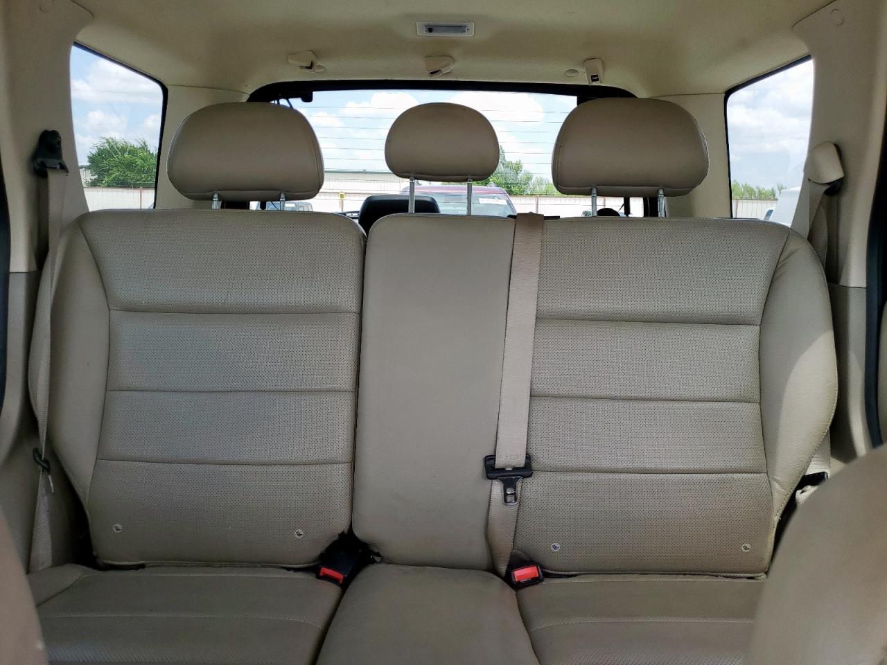 2005 Ford Escape Limited VIN: 1FMYU04165KA80745 Lot: 61662575