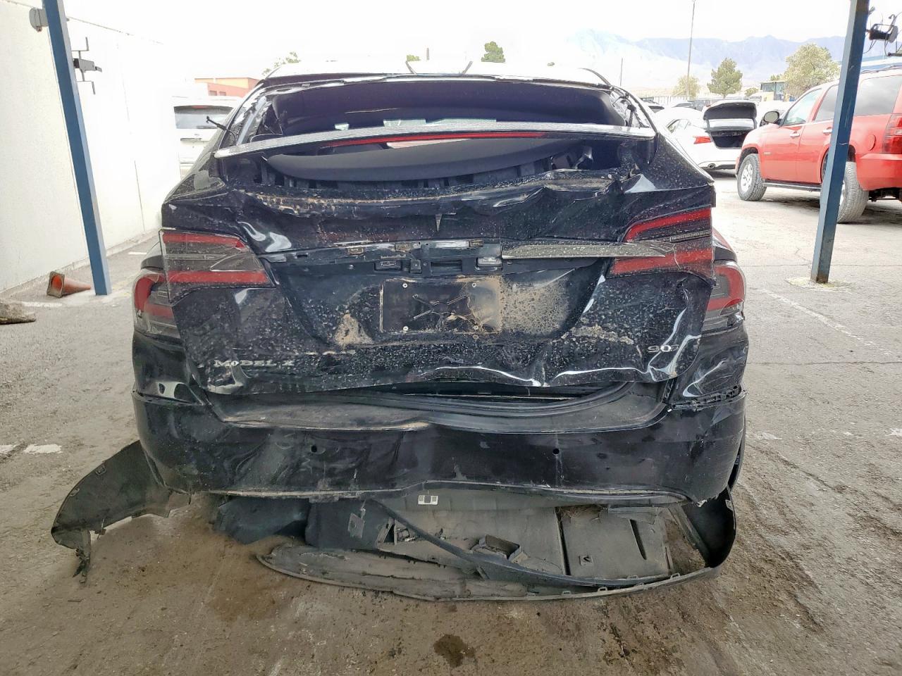 2016 Tesla Model X VIN: 5YJXCBE20GF011037 Lot: 62162895