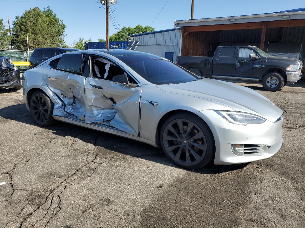 TESLA MODEL S 2018 VIN 5YJSA1E26JF261397 zdjęcie 4