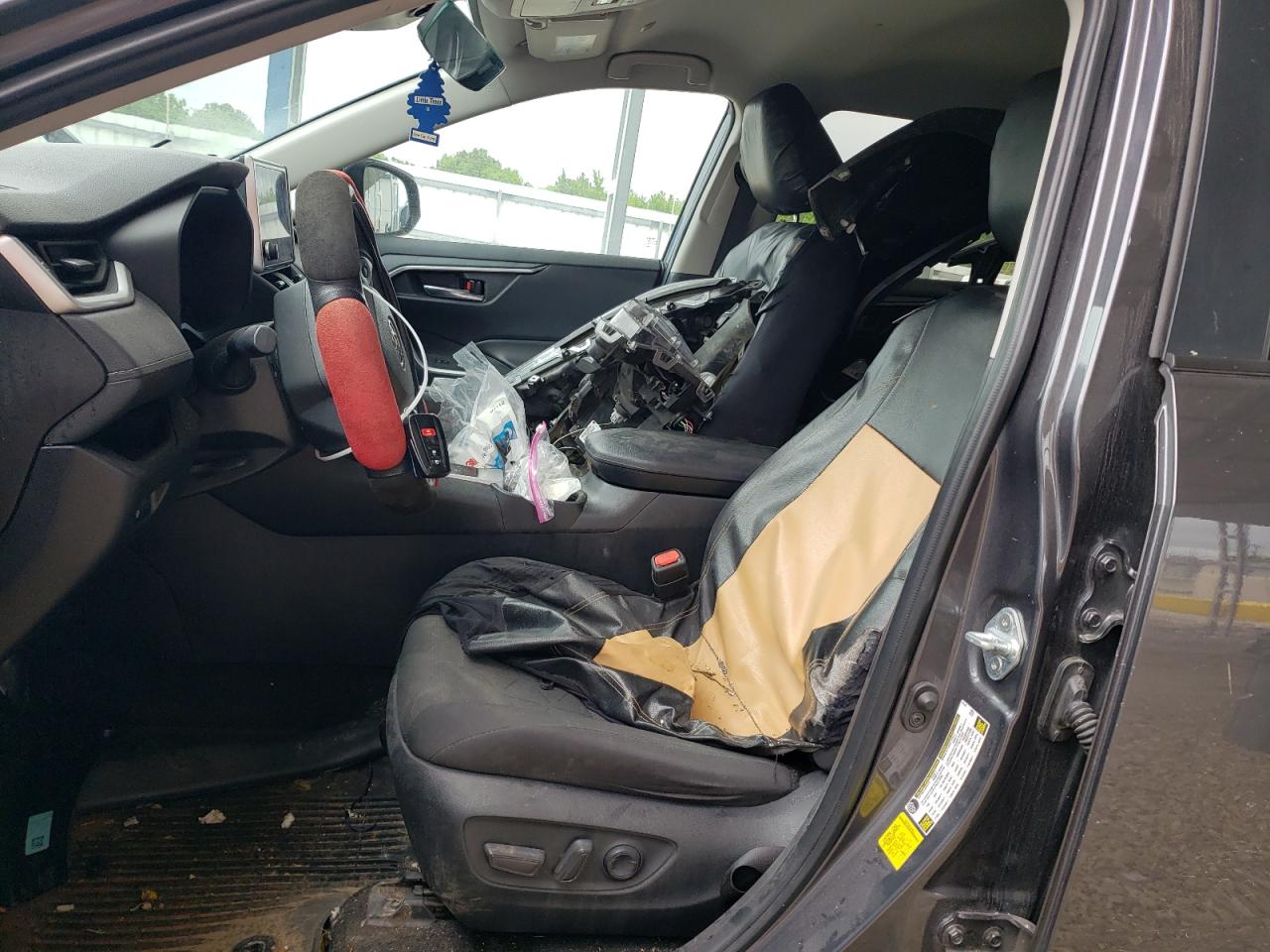 2T3RWRFV4RW218318 TOYOTA RAV4 2024