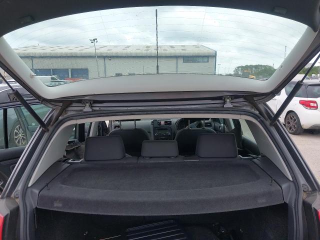 2005 VOLKSWAGEN GOLF S AUT