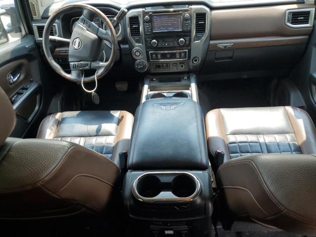 NISSAN TITAN 2017 Czarny